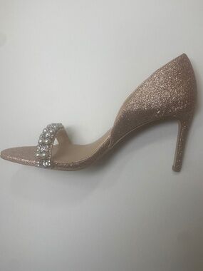 Jewel Badgley Mischka Pearl and Jewel Enhanced Heels Size 6 No Box